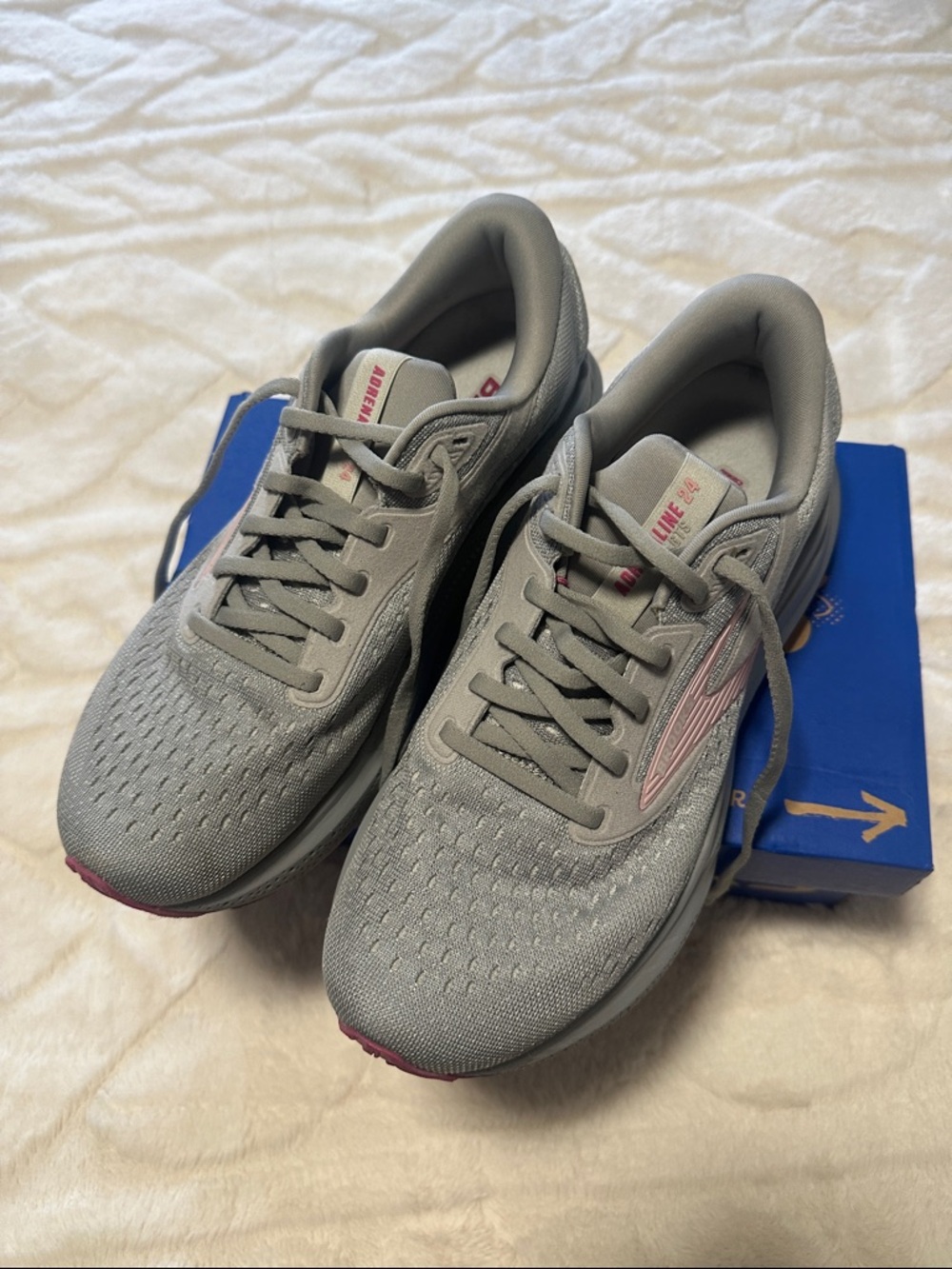 Brooks Adrenaline run/walk support Shoes - Picture 2 of 10